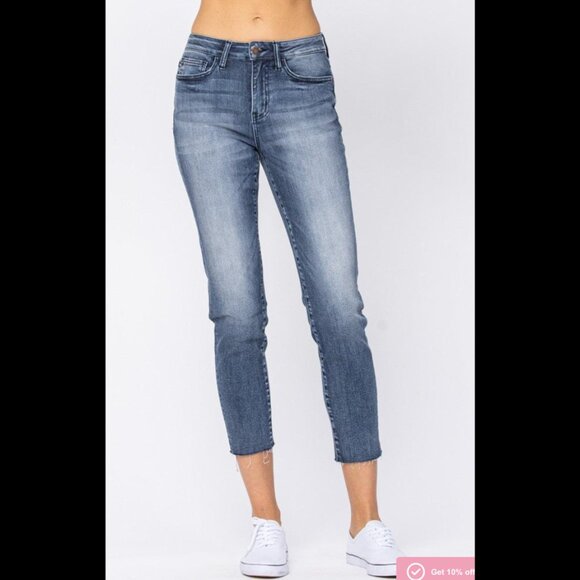 Judy Blue High Waist Raw Hem Relaxed Fit Denim Jeans in Size 15/32 Distressed - Picture 1 of 9